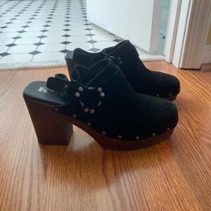 Korks Black Suede Clog